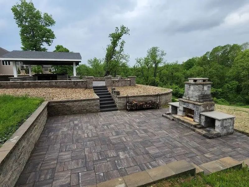 Concrete contractors job near Waverly, IA